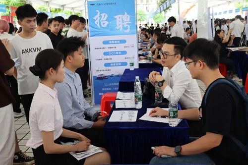 广西交职院成功举办交通运输行业校园双选会，企业管理咨询成新亮点