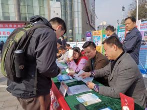 创业服务三湘行活动日 岳阳市人社局开展创业政策咨询服务